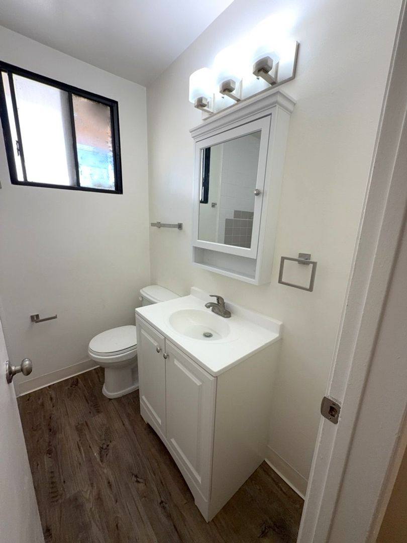 Apartment for rent at 7337-41 Variel Ave, Winnetka, CA 91306