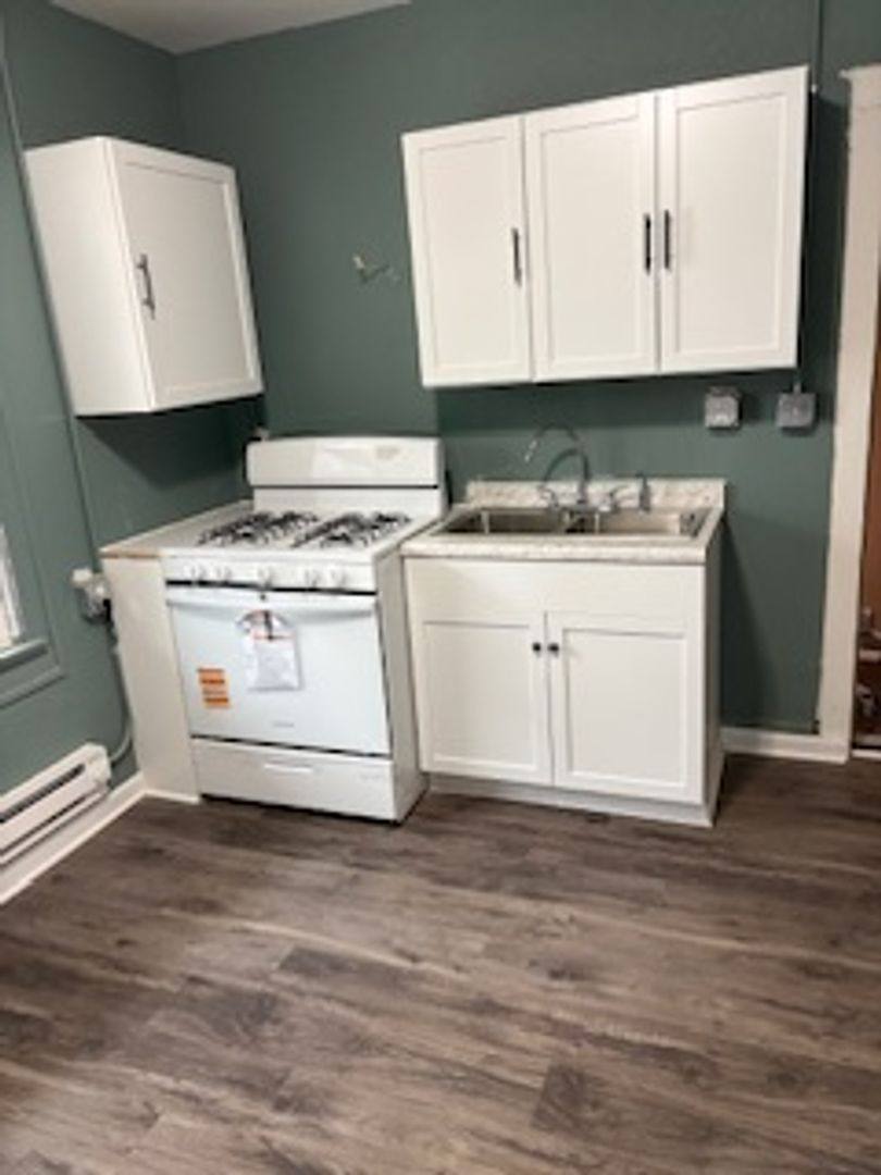 Apartment for rent at 303 Franklin, Waterloo, IA 50703