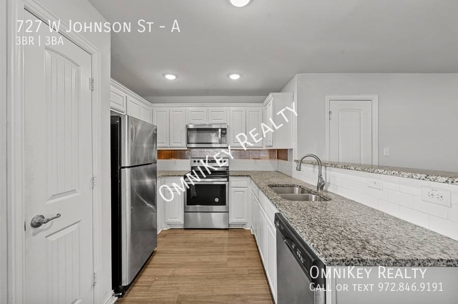 Townhouse for rent at 727 W Johnson St #A, Denison, TX 75020