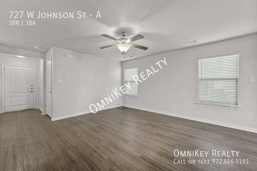 Townhouse for rent at 727 W Johnson St #A, Denison, TX 75020