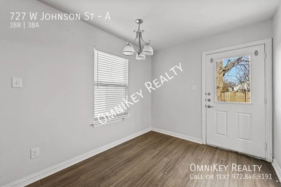 Townhouse for rent at 727 W Johnson St #A, Denison, TX 75020