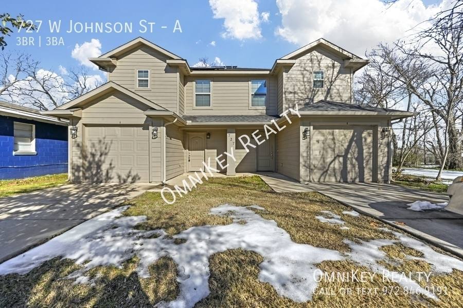 Townhouse for rent at 727 W Johnson St #A, Denison, TX 75020