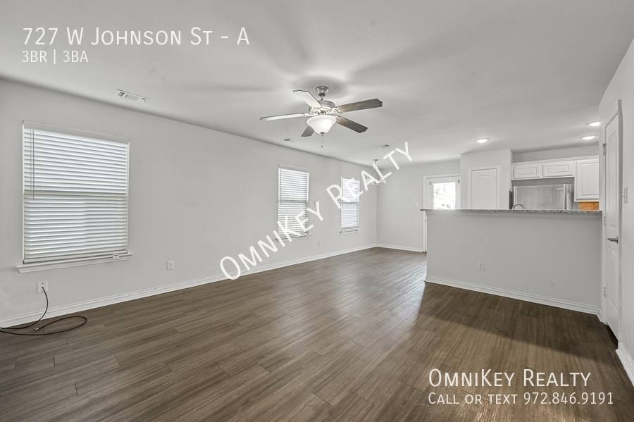 Townhouse for rent at 727 W Johnson St #A, Denison, TX 75020
