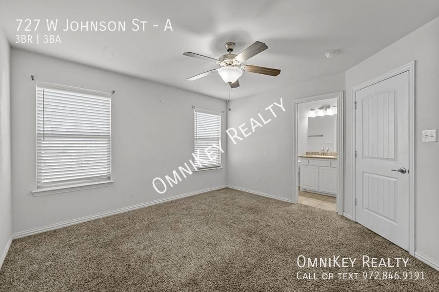Townhouse for rent at 727 W Johnson St #A, Denison, TX 75020