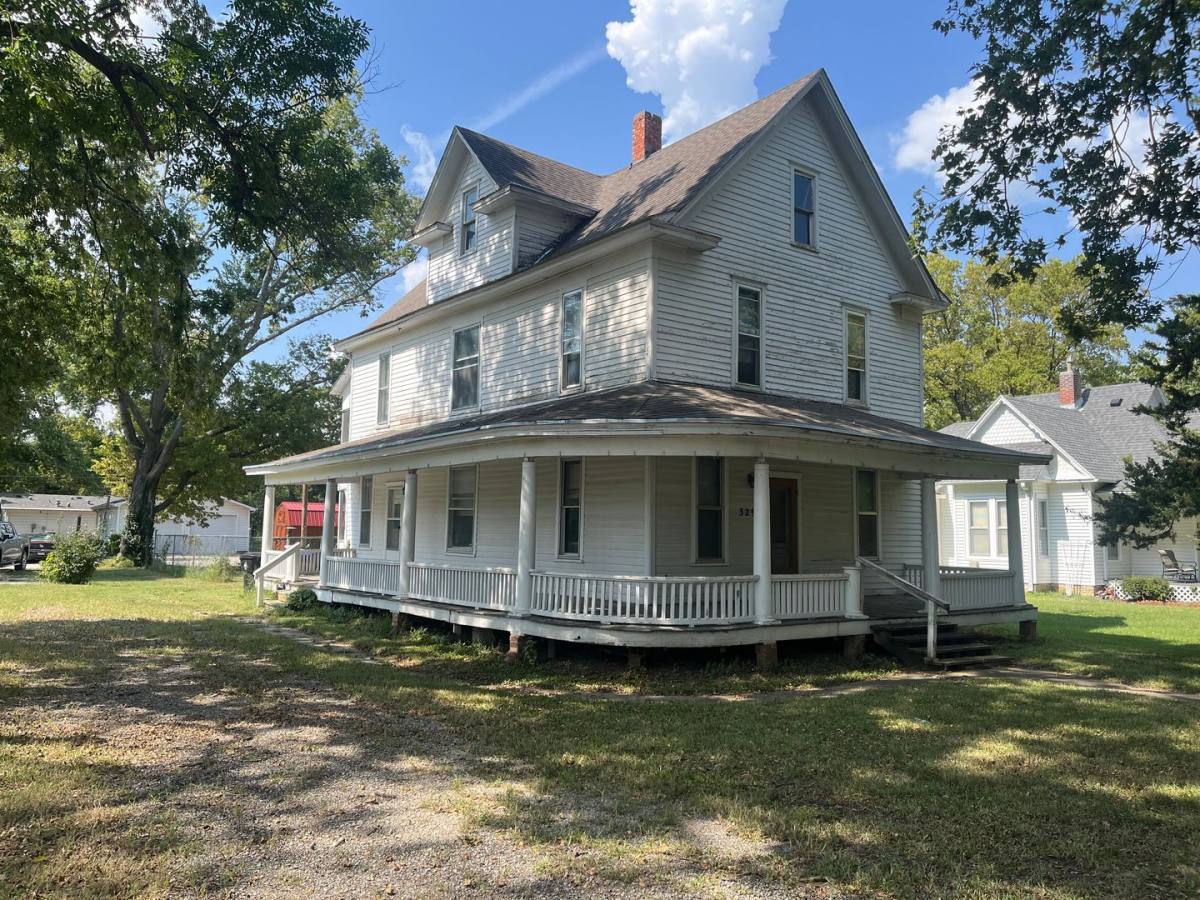 House for rent at 329 N Main, Rossville, KS 66533