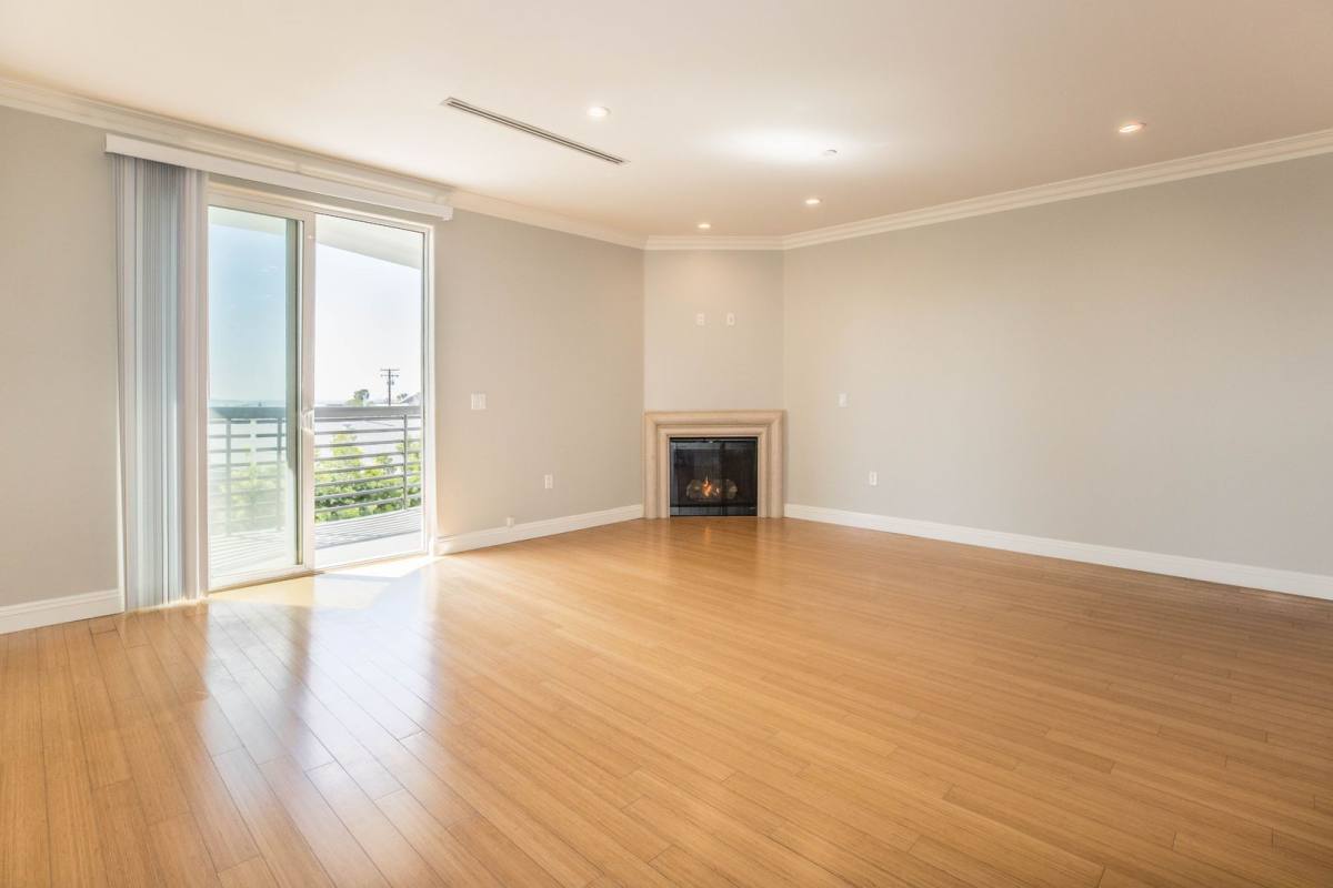 Condo for rent at 1283 Havenhurst Dr #306, Los Angeles, CA 90046