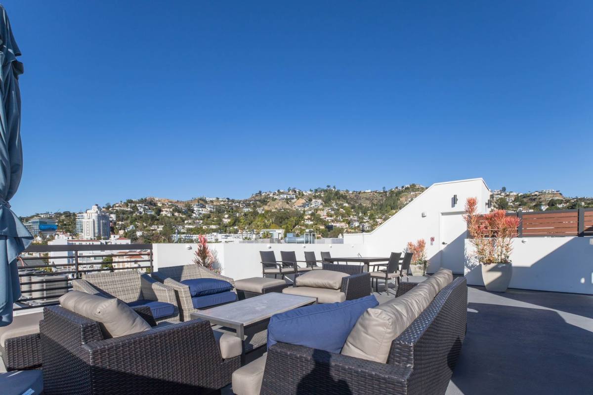 Condo for rent at 1283 Havenhurst Dr #306, Los Angeles, CA 90046