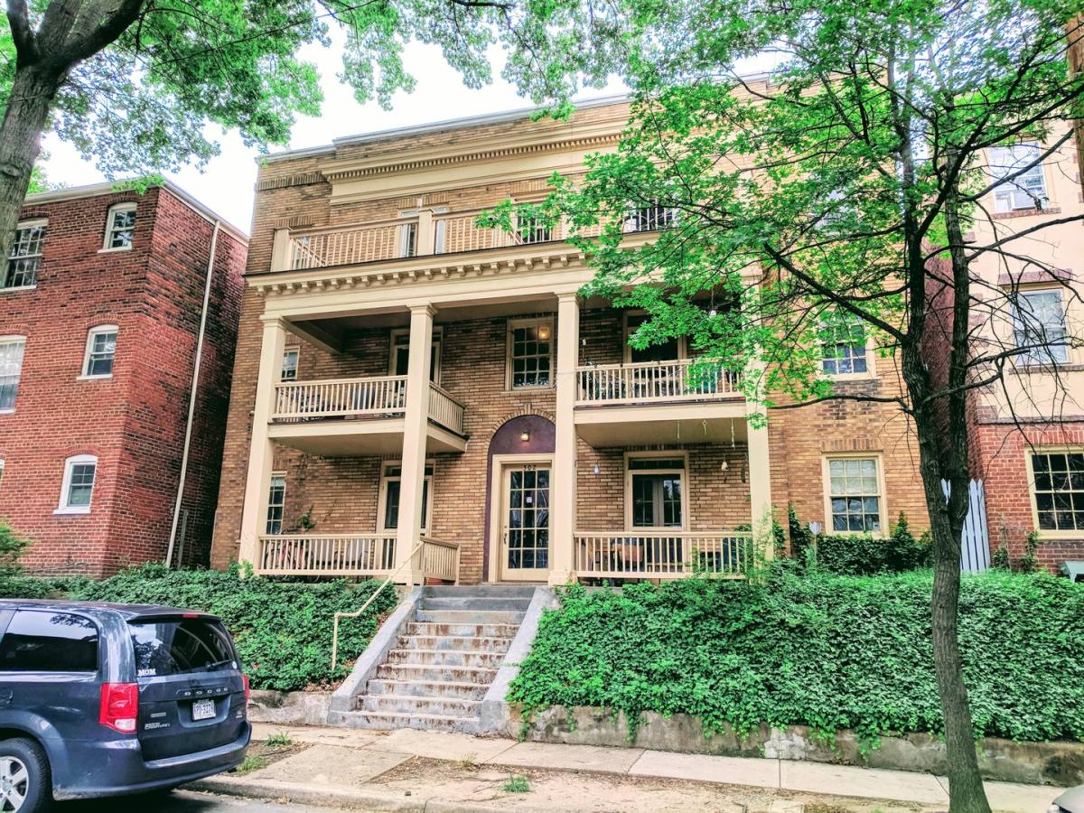 Apartment for rent at 302 N Cleveland St, Richmond, VA 23221