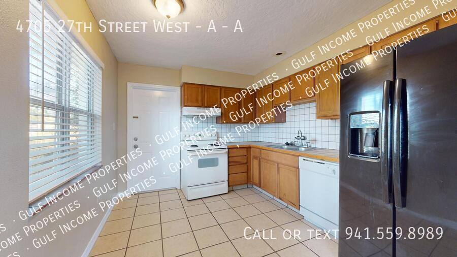 Apartment for rent at 4705 27th St W #A, Bradenton, FL 34207