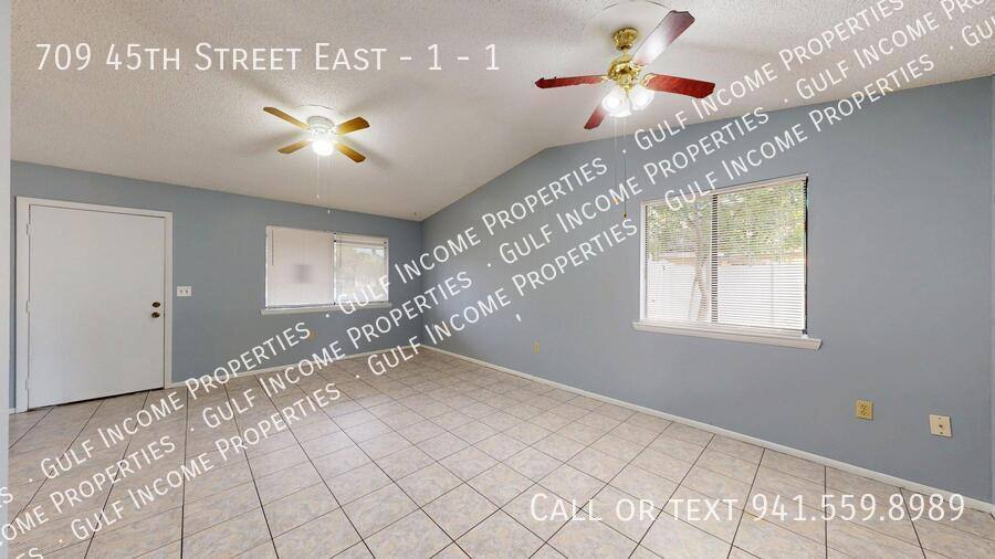 Townhouse for rent at 709 45th St E, Palmetto, FL 34221