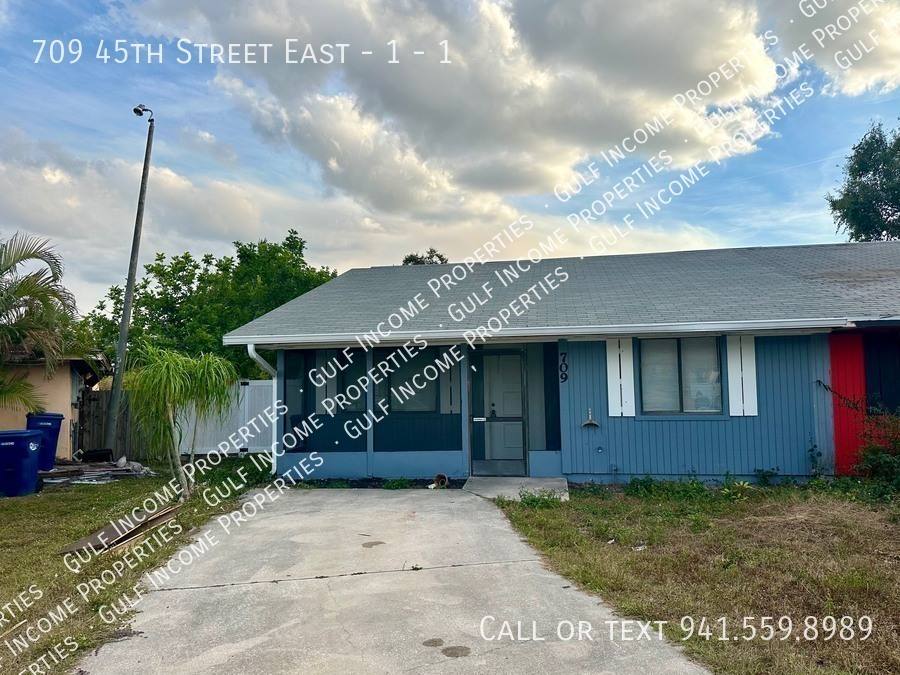 Townhouse for rent at 709 45th St E, Palmetto, FL 34221