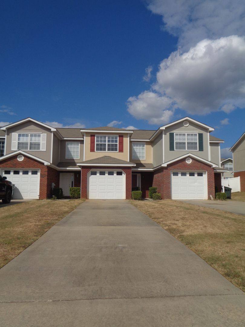 Townhouse for rent at 107 Wakefield Way, Enterprise, AL 36330