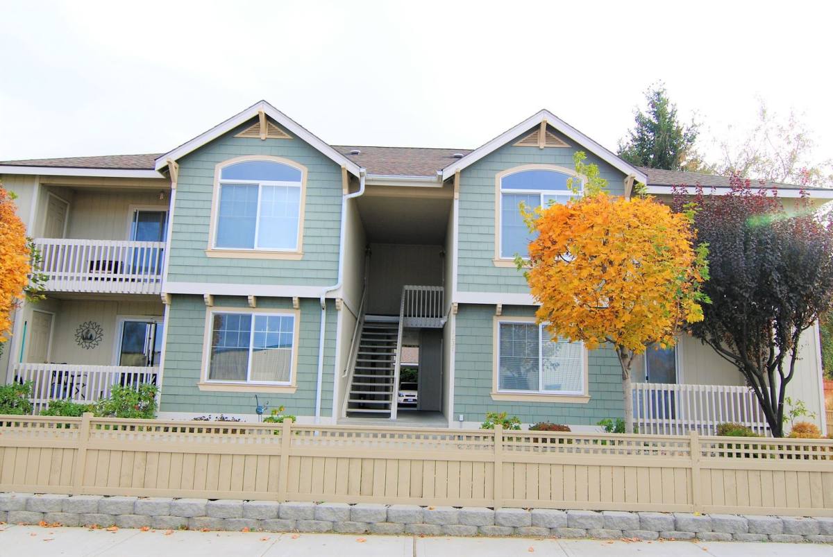 Apartment for rent at 1231 McKittrick St, Wenatchee, WA 98801