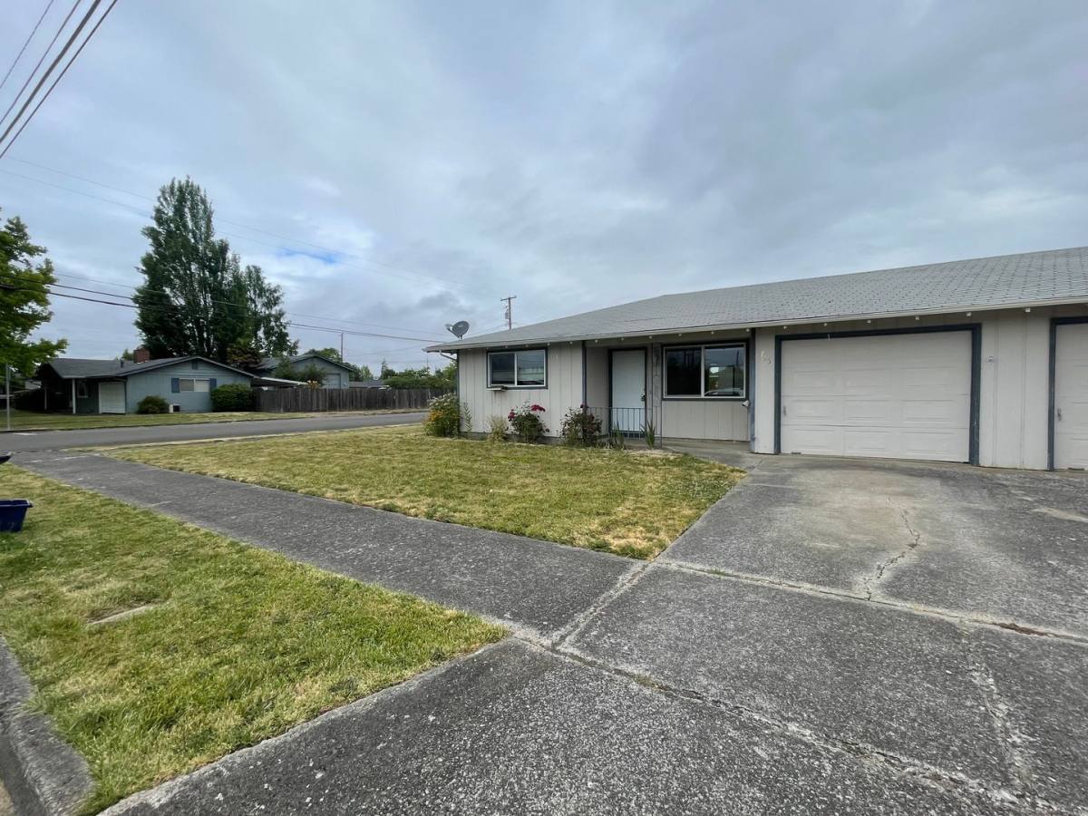 Apartment for rent at 785-795 W Rose St, Lebanon, OR 97355