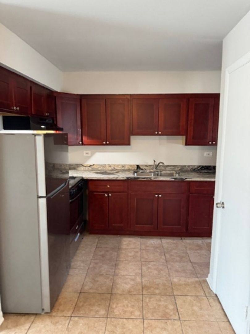 Apartment for rent at 13034 Honore St, Blue Island, IL 60406