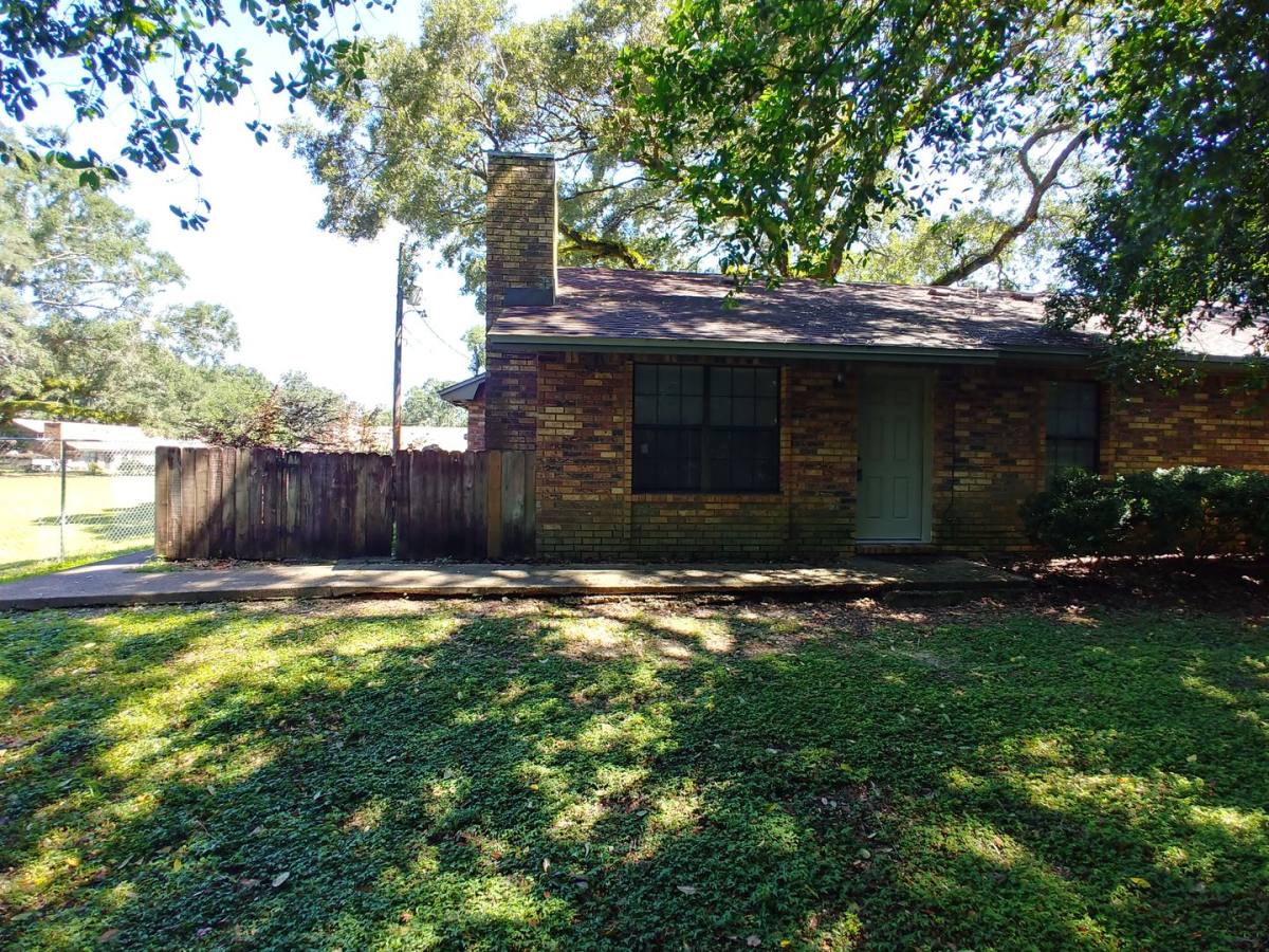 Apartment for rent at 1440 N 61st Ave, Pensacola, FL 32506