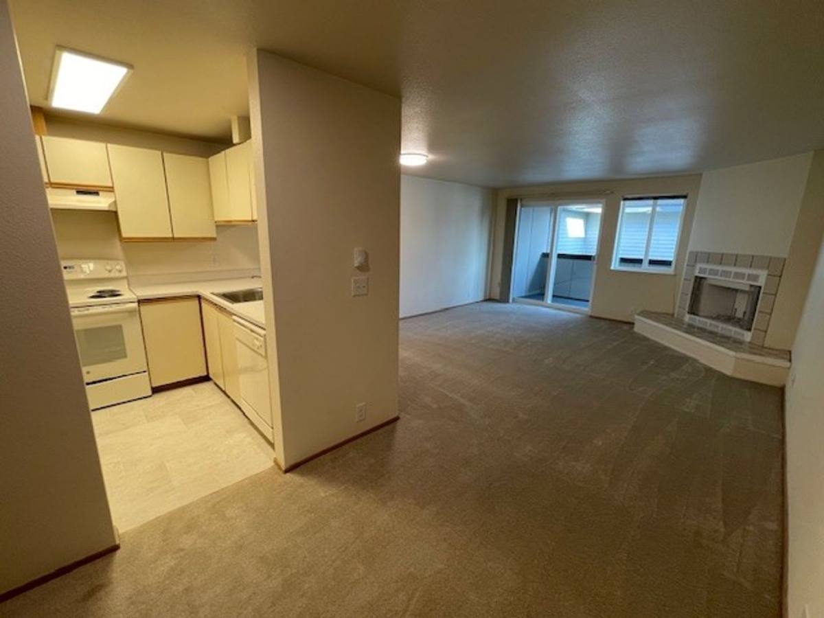 Apartment for rent at 11725 15th Ave NE, Seattle, WA 98125