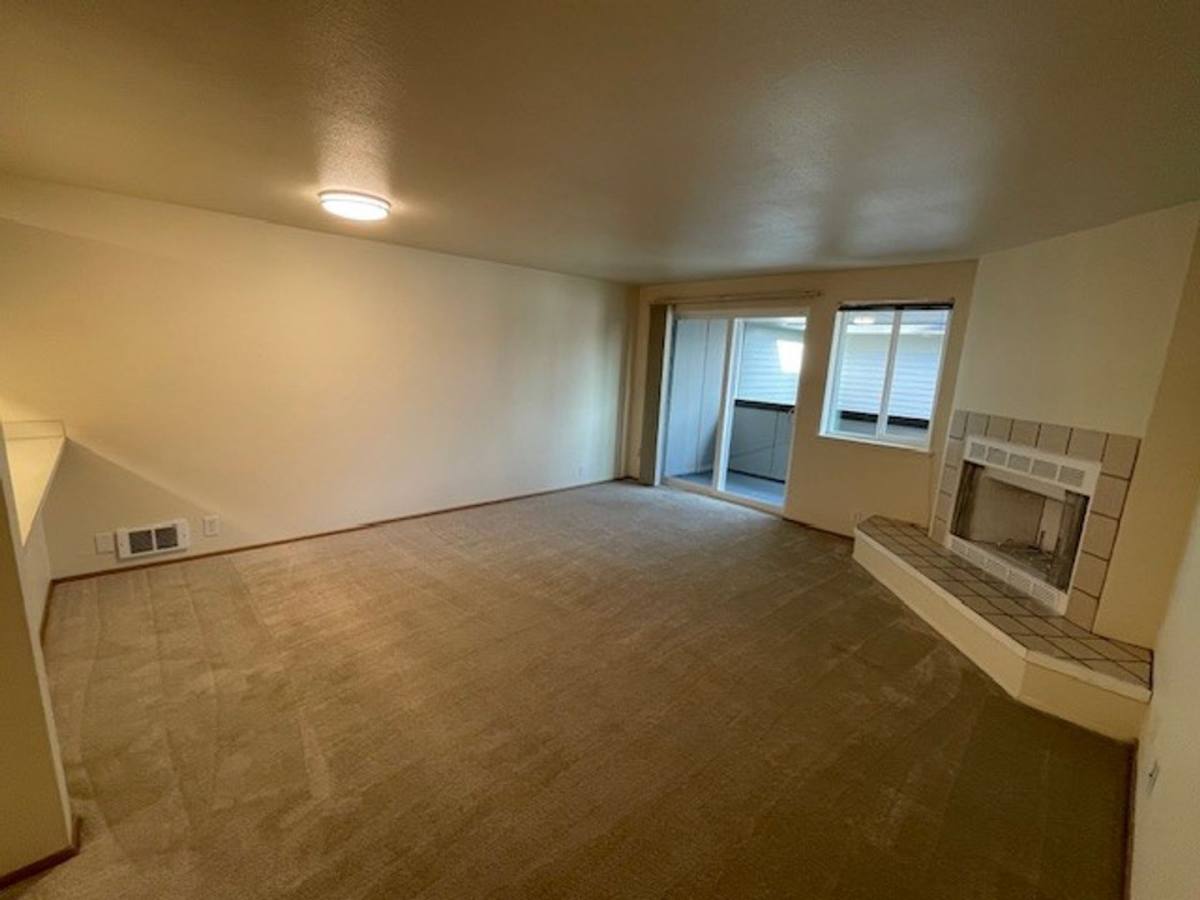 Apartment for rent at 11725 15th Ave NE, Seattle, WA 98125