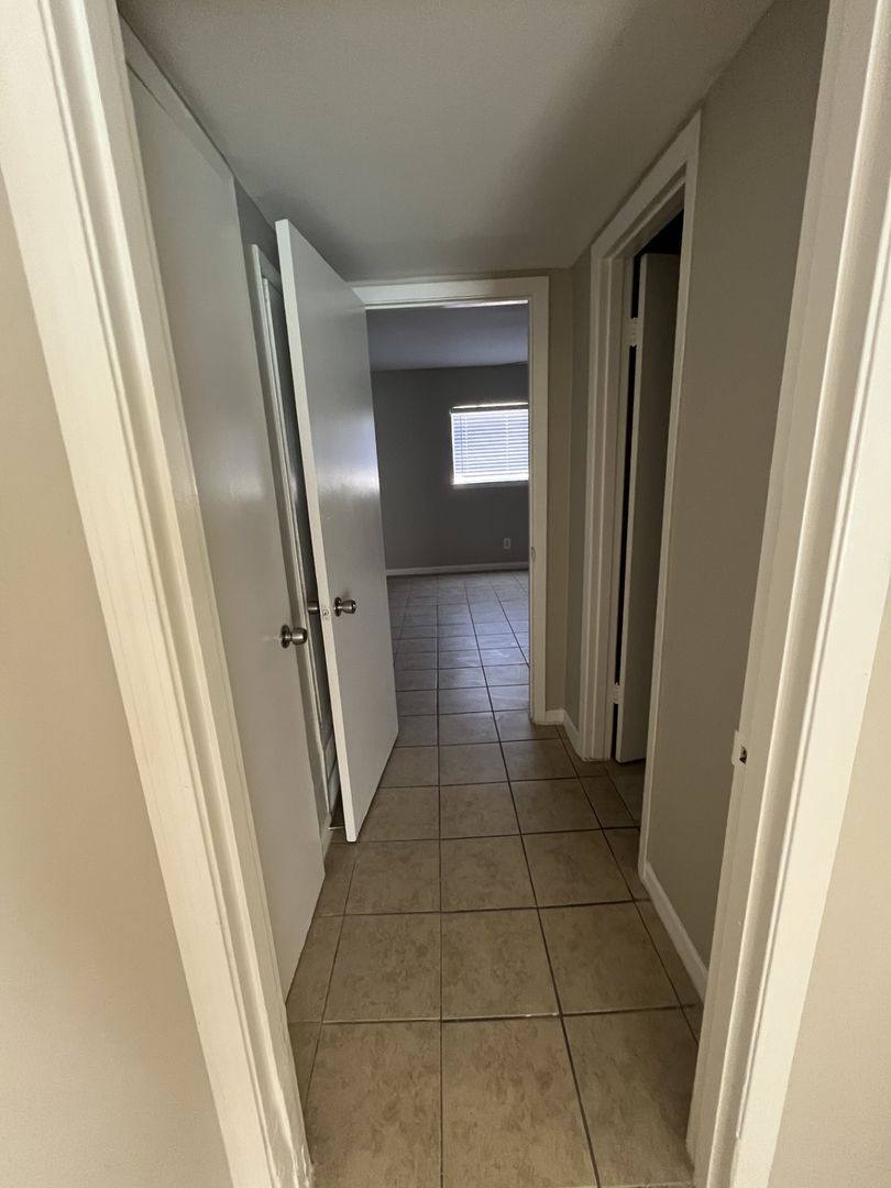 Apartment for rent at 306 Stratford St, Houston, TX 77006