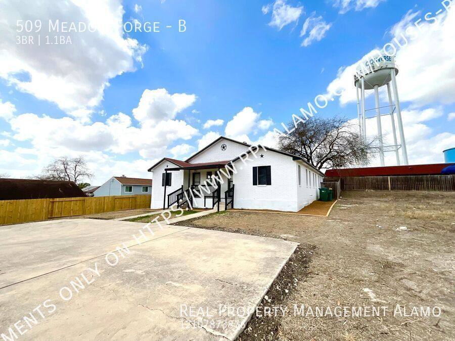 Apartment for rent at 509 Meadow Forge #B, Converse, TX 78109