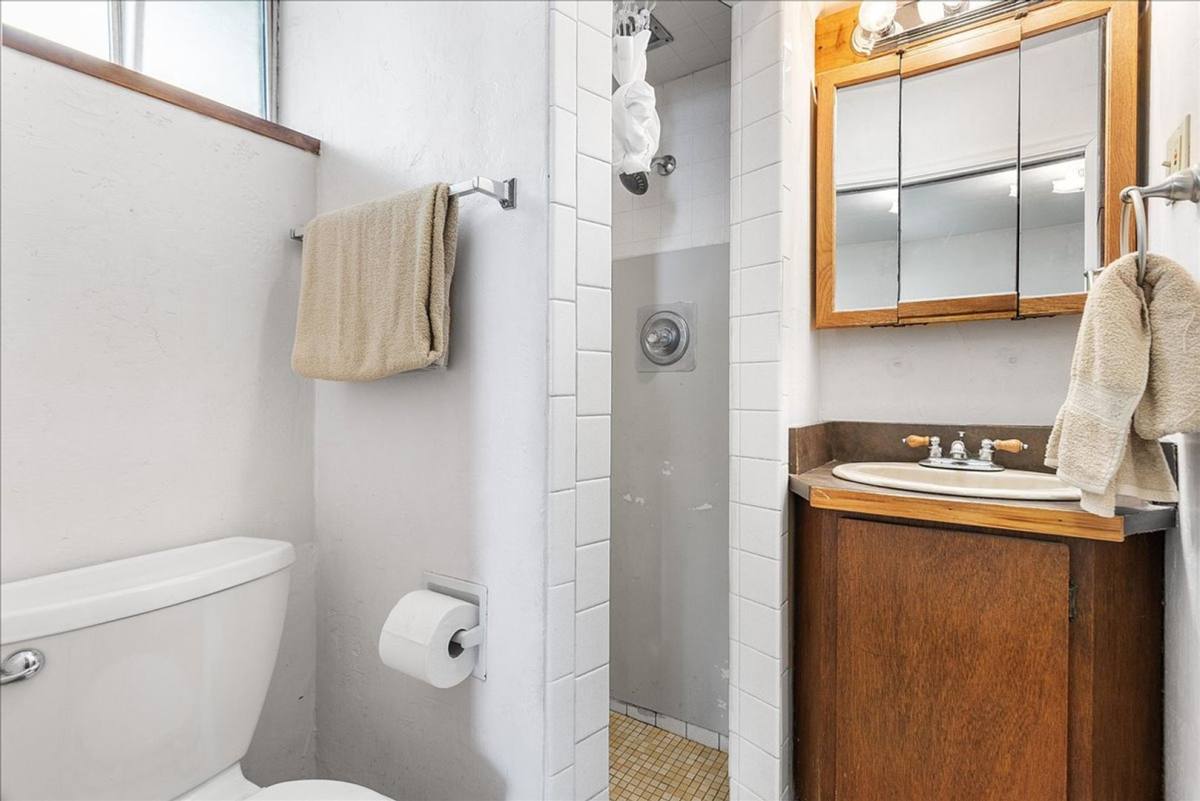 Apartment for rent at 3249 Encinal Ave, Alameda, CA 94501