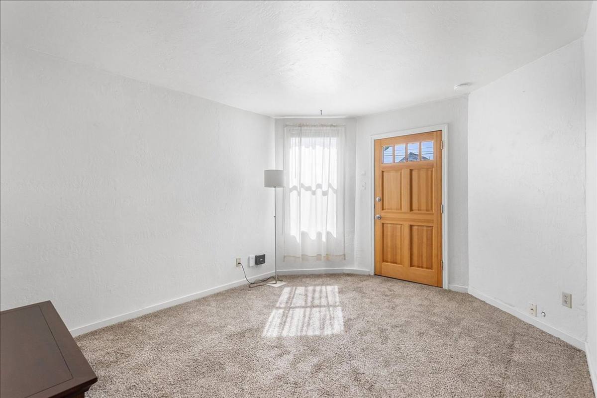 Apartment for rent at 3249 Encinal Ave, Alameda, CA 94501