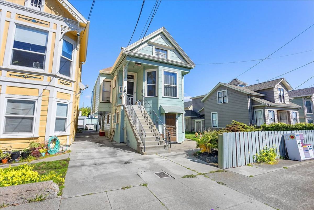 Apartment for rent at 3249 Encinal Ave, Alameda, CA 94501