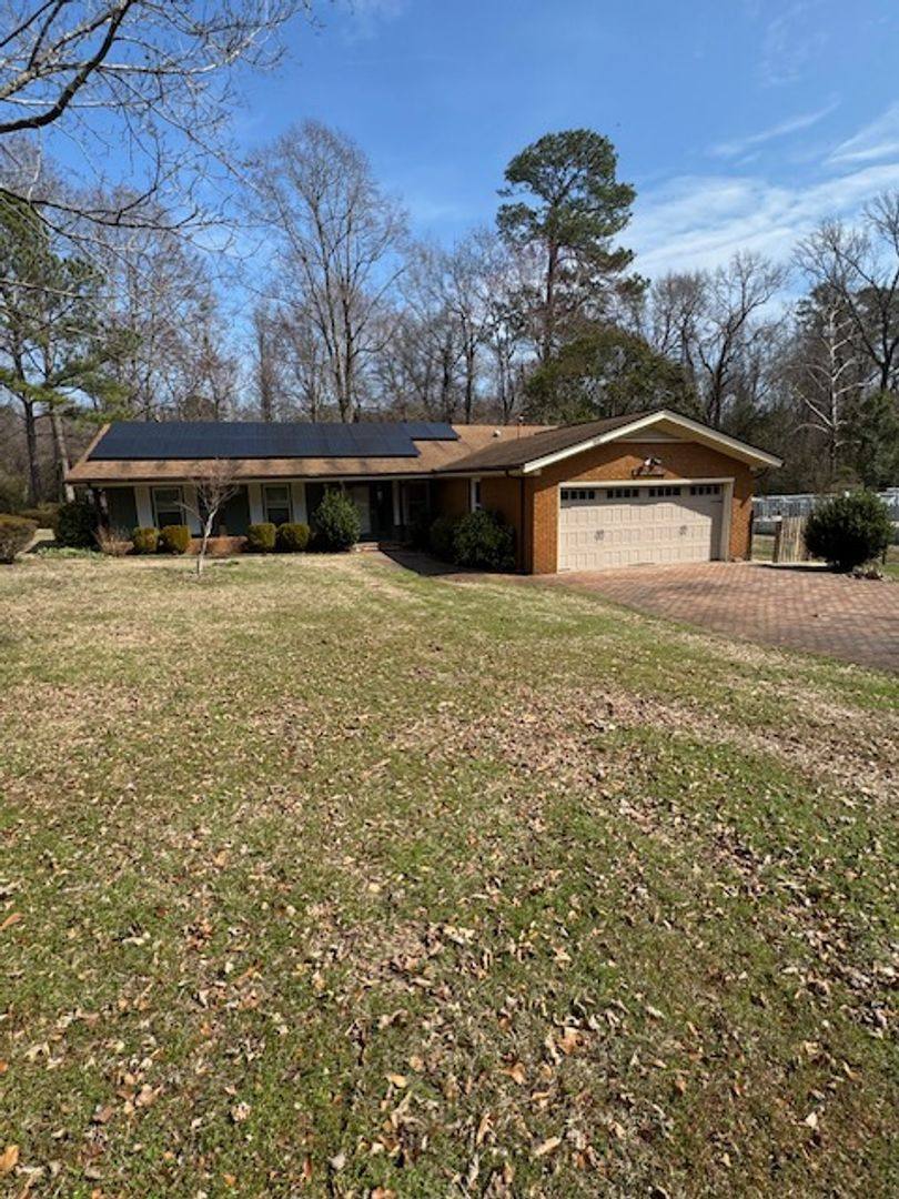 House for rent at 305 Glen Oak Dr, Goldsboro, NC 27534