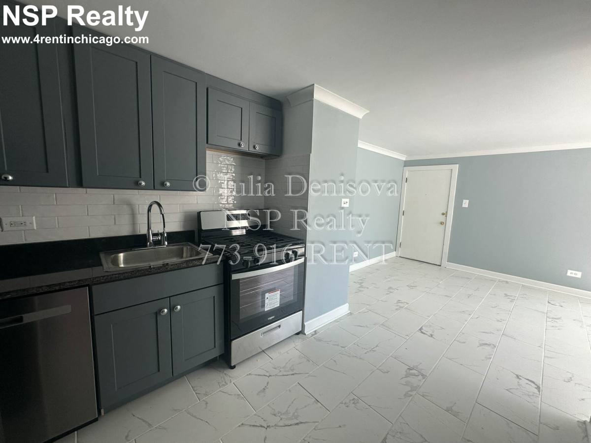 Apartment for rent at 6700 N California, Chicago, IL 60645