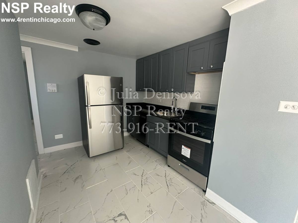 Apartment for rent at 6700 N California, Chicago, IL 60645