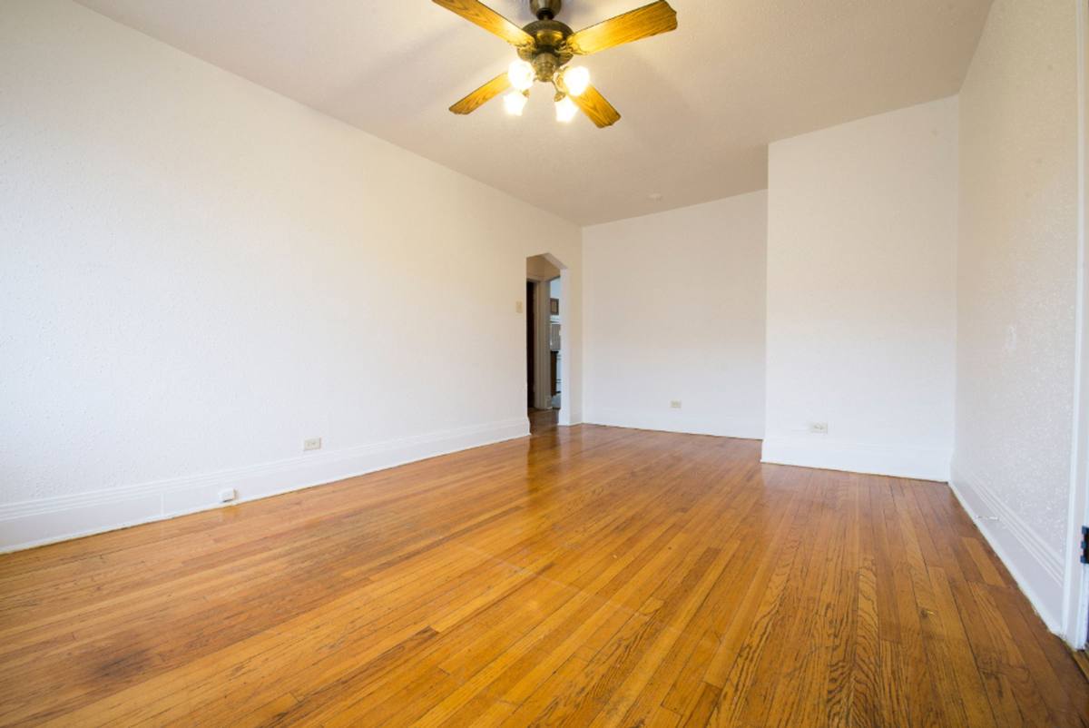 Apartment for rent at 7801-11 S Kingston, Chicago, IL 60649