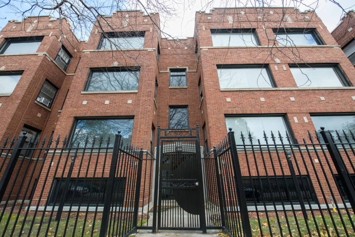 Apartment for rent at 7801-11 S Kingston, Chicago, IL 60649