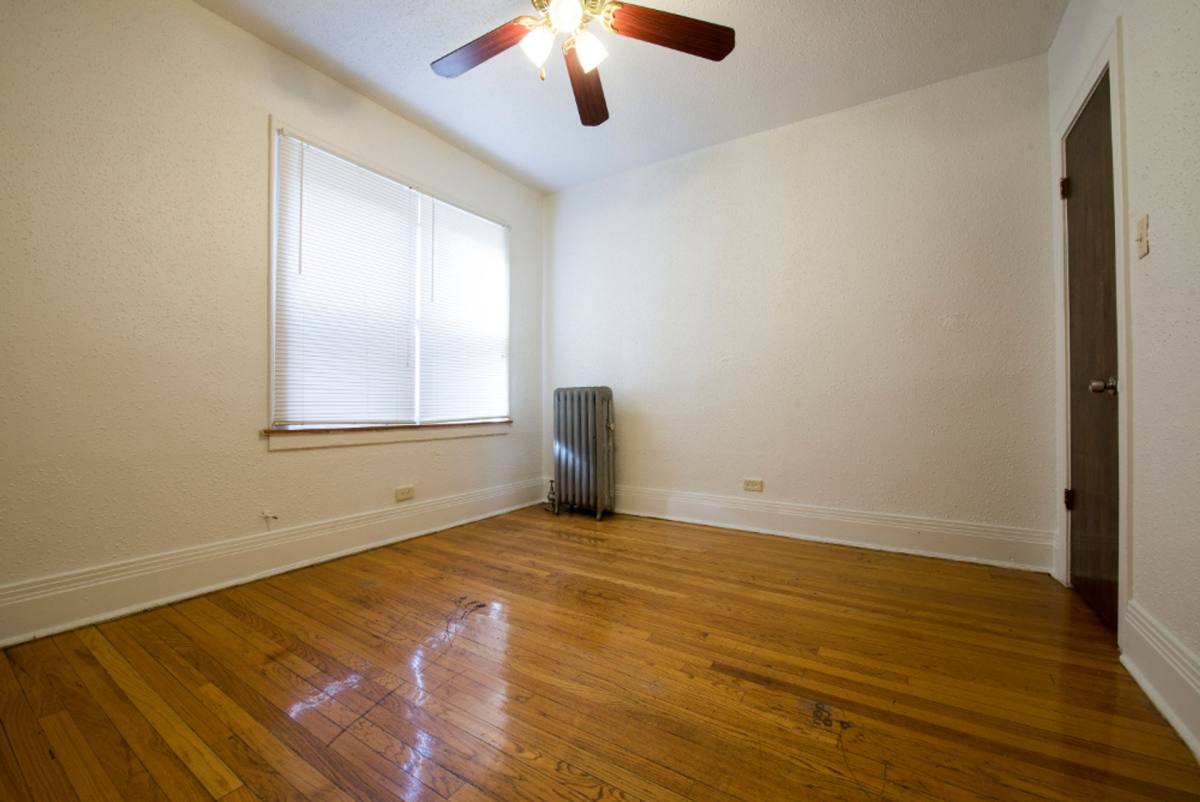 Apartment for rent at 7801-11 S Kingston, Chicago, IL 60649