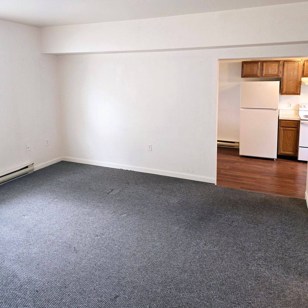 Apartment for rent at 6 5th St, Hanover, PA 17331