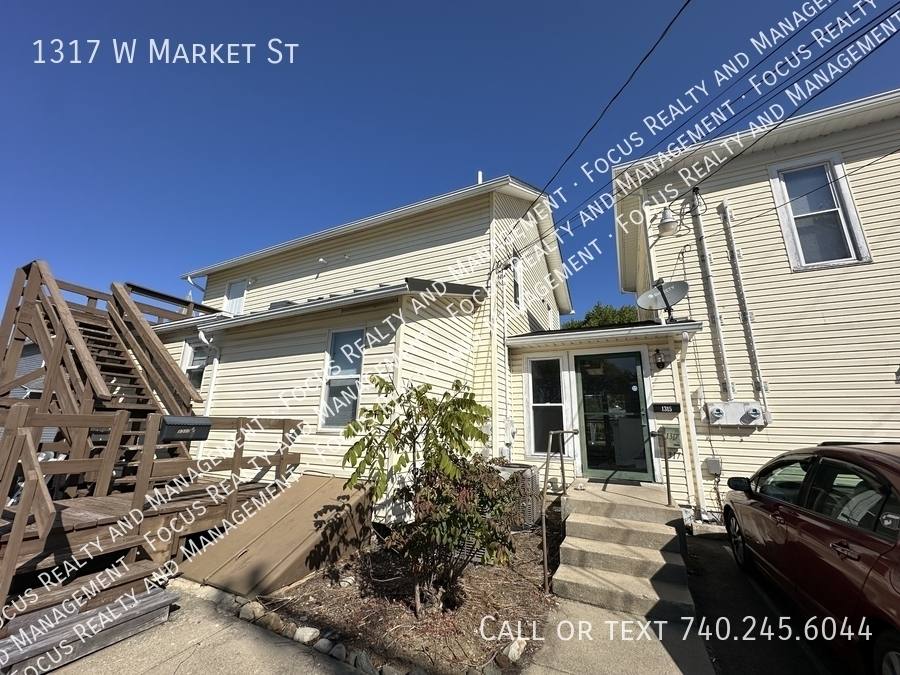 Townhouse for rent at 1317 W Market St, Baltimore, OH 43105