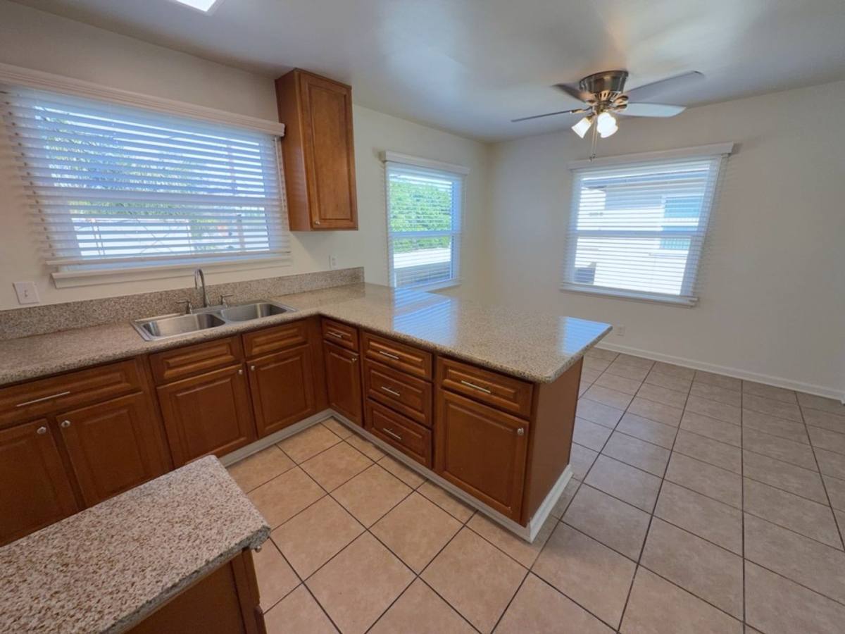Apartment for rent at 7123-7129 Hazeltine Ave, Van Nuys, CA 91405