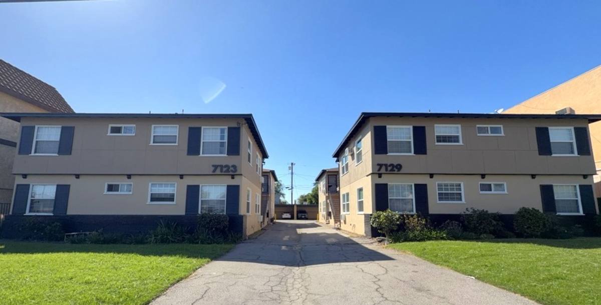 Apartment for rent at 7123-7129 Hazeltine Ave, Van Nuys, CA 91405