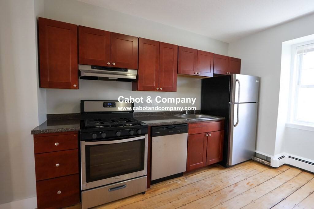 Apartment for rent at 20 Roberts St #5, Brookline, MA 02445