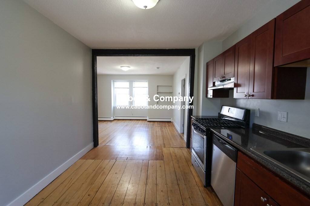Apartment for rent at 20 Roberts St #5, Brookline, MA 02445