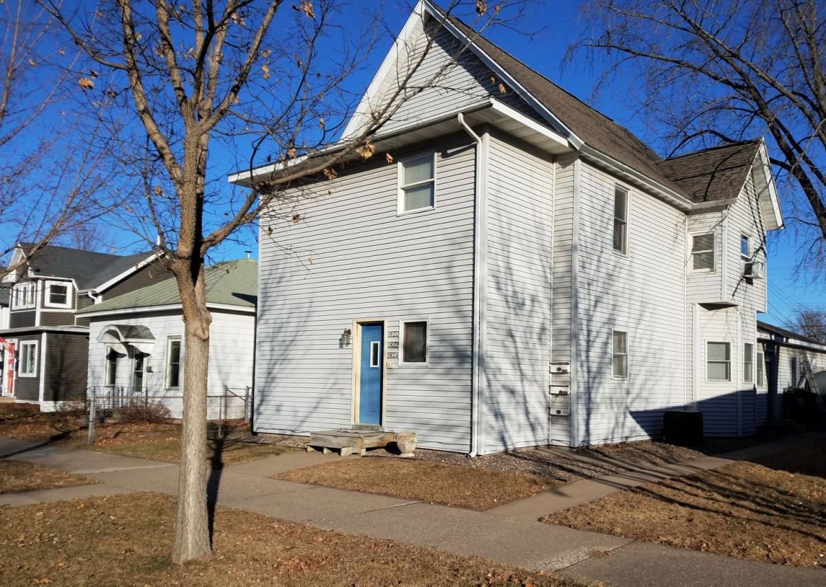 Apartment for rent at 1820 Loomis St, La Crosse, WI 54603