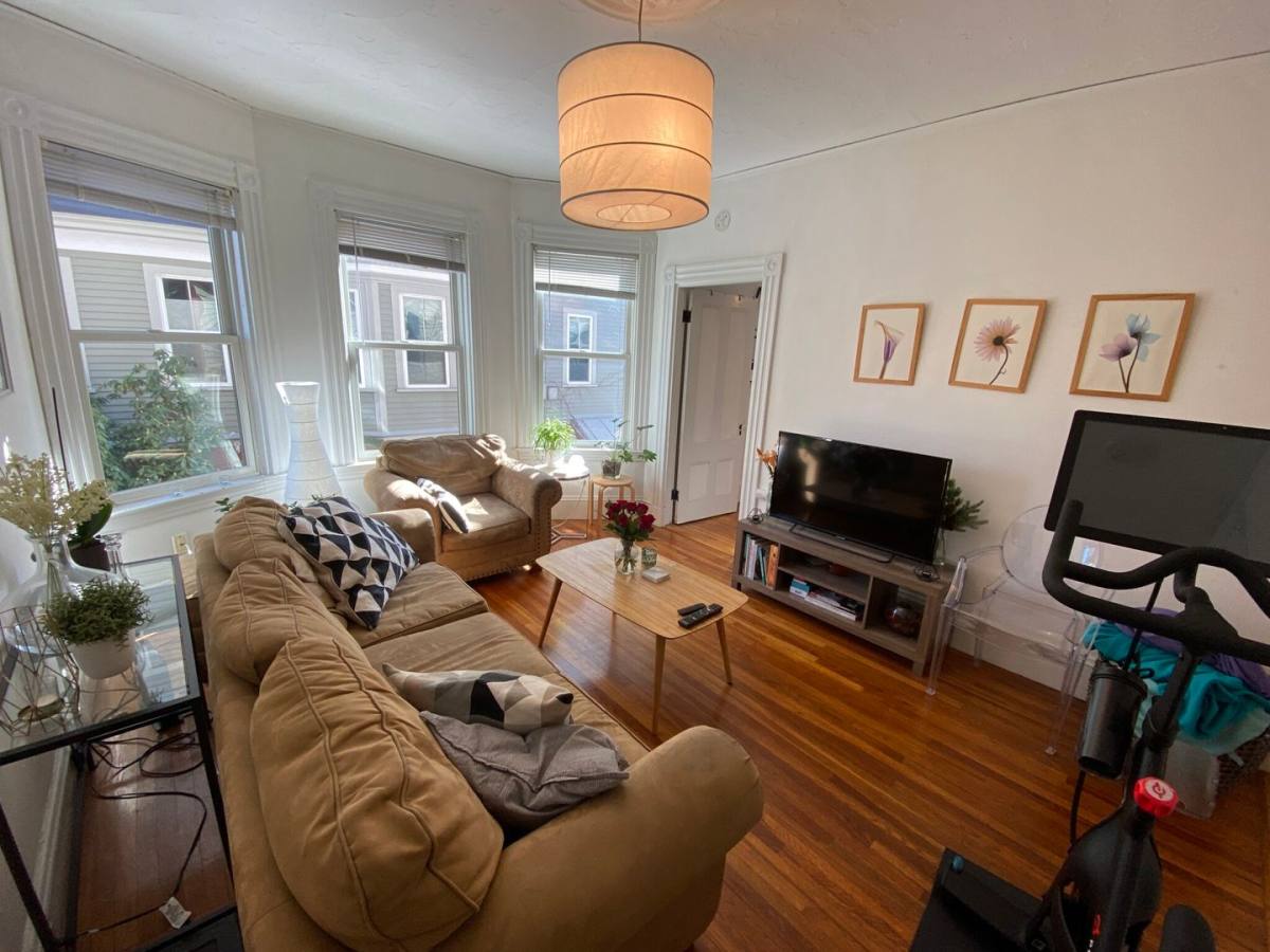 Apartment for rent at 172 Elm St #1A, Cambridge, MA 02140