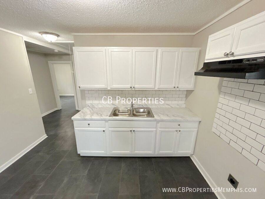 House for rent at 2971 Forest Ave, Memphis, TN 38112