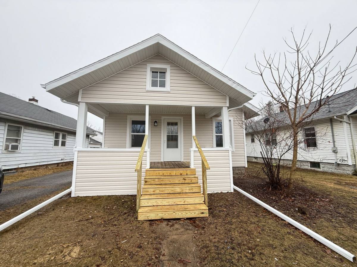 House for rent at 2307 W Main St, Jackson, MI 49203