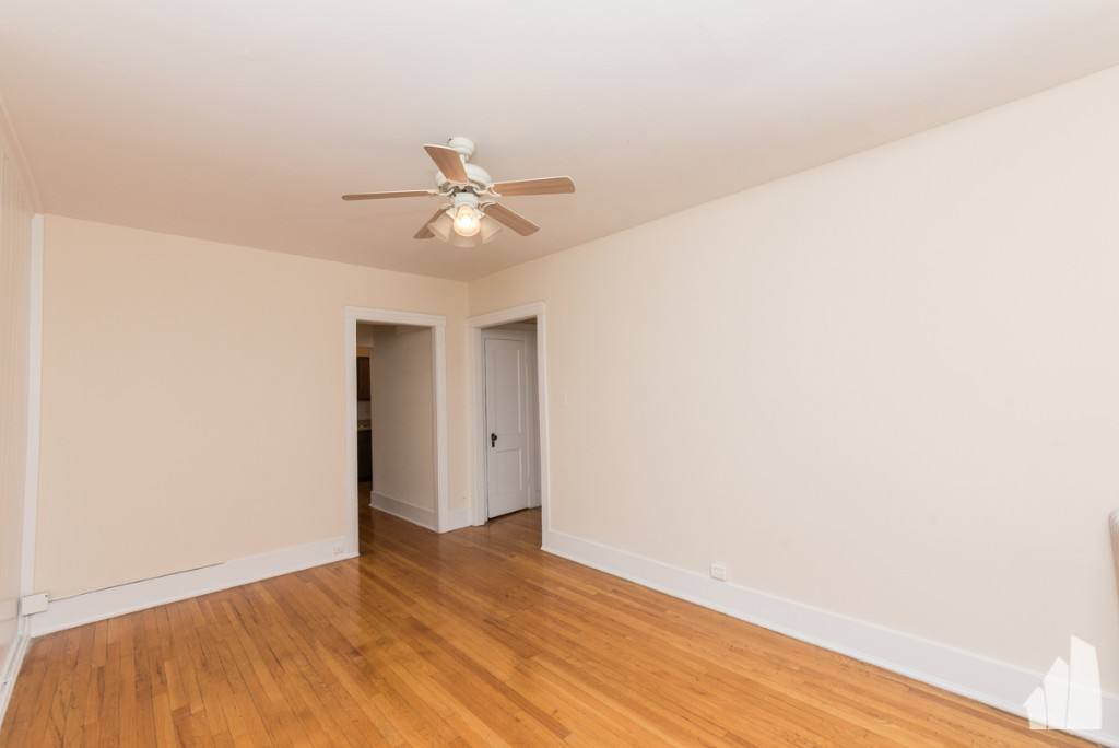 Apartment for rent at 951 W Cornelia Ave #1A, Chicago, IL 60657