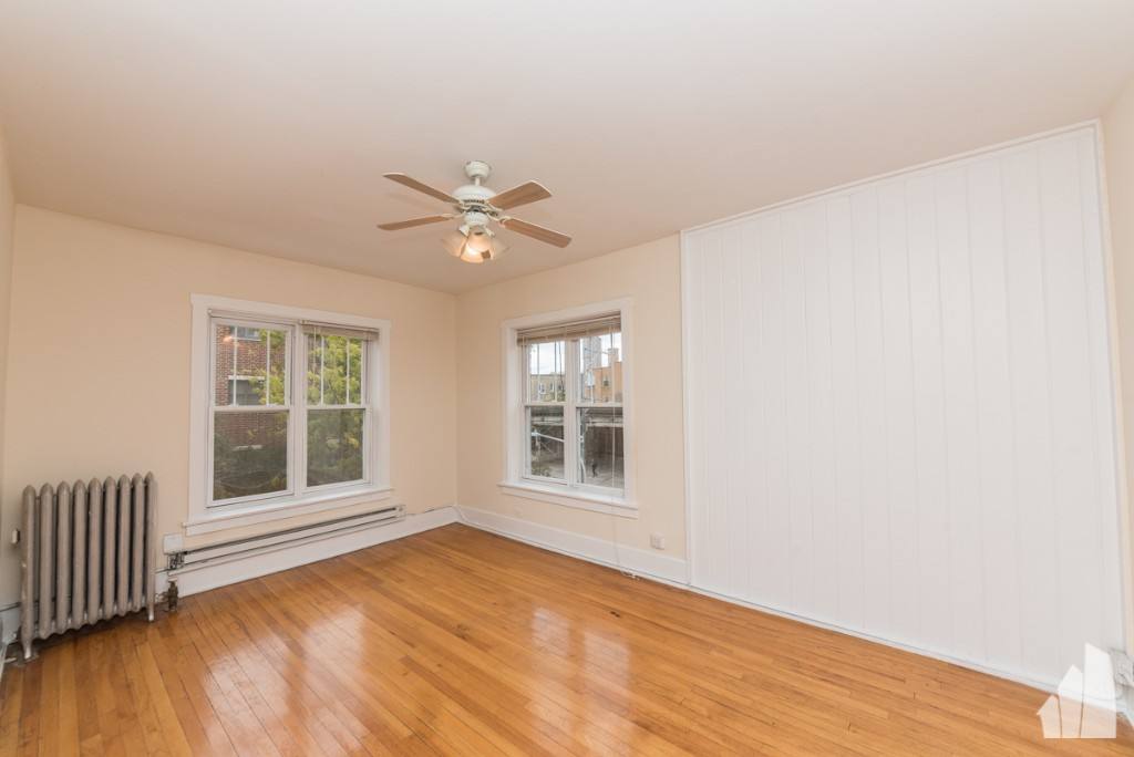 Apartment for rent at 951 W Cornelia Ave #1A, Chicago, IL 60657