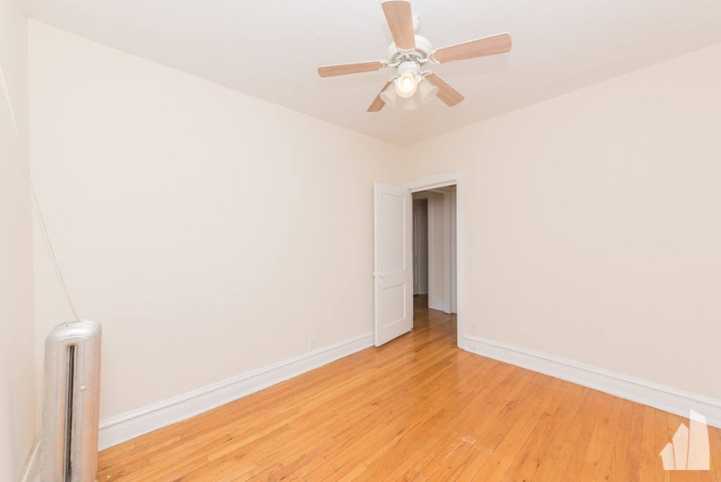 Apartment for rent at 951 W Cornelia Ave #1A, Chicago, IL 60657