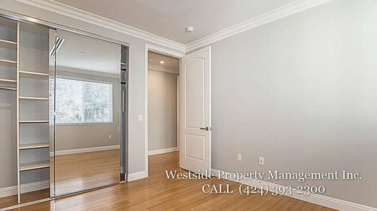 Condo for rent at 1283 Havenhurst Dr #204, Los Angeles, CA 90046