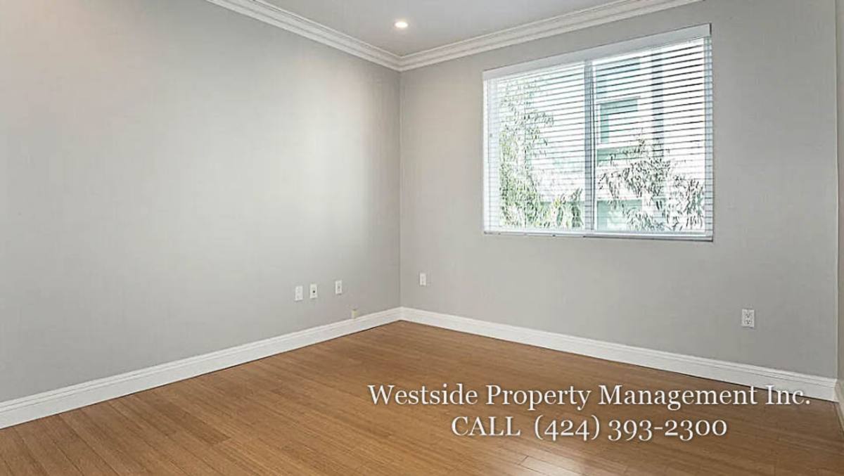 Condo for rent at 1283 Havenhurst Dr #204, Los Angeles, CA 90046