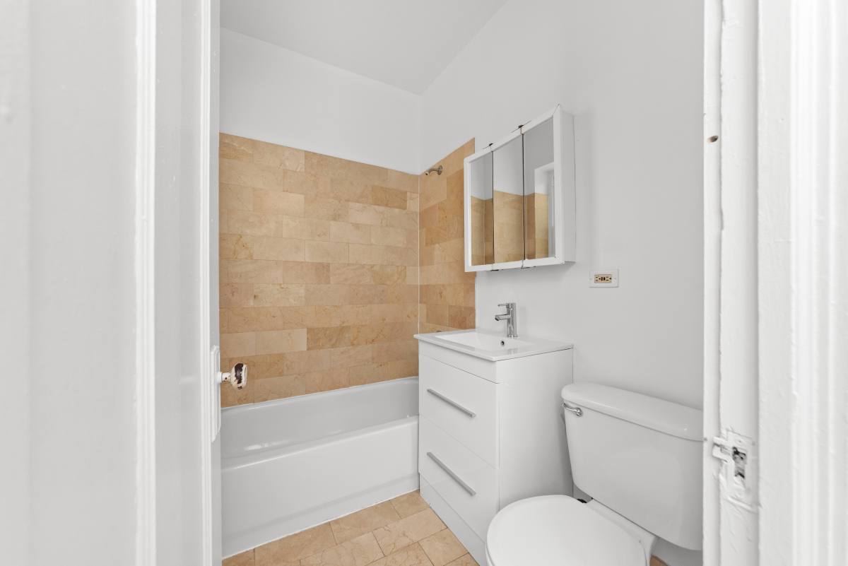 Apartment for rent at 2347 W Fullerton #2, Chicago, IL 60647