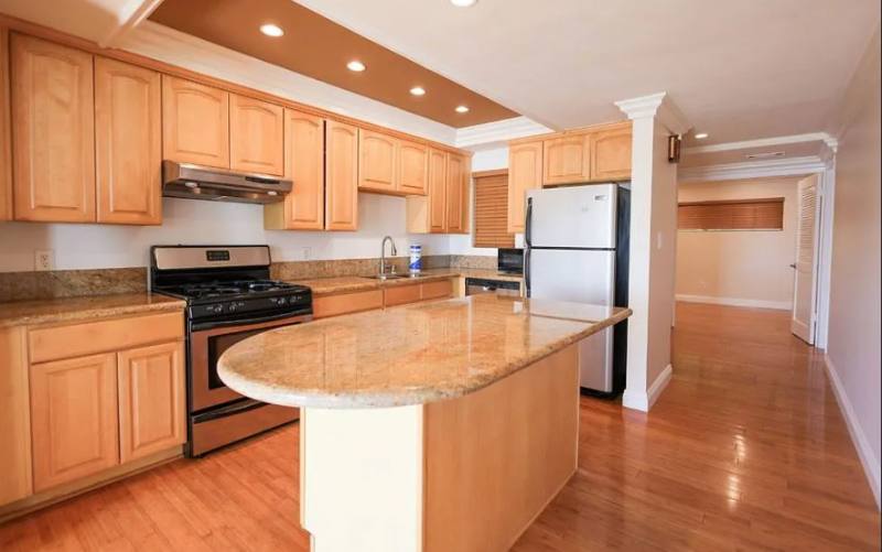 Apartment for rent at 3119 Foothill Blvd #4, La Crescenta, CA 91214